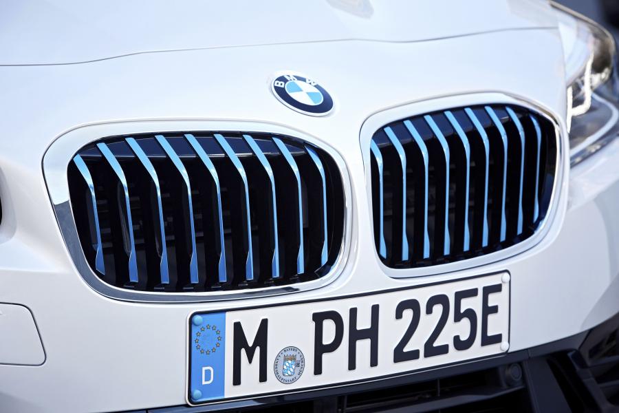 Детали экстерьера BMW 225xe Active Tourer iPerformance (F45) 2018 года  (WW) (фото 15 из 71)